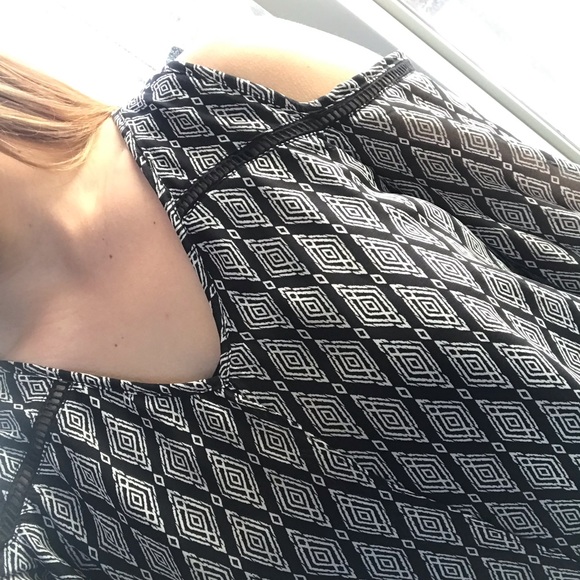 Patterned top - Picture 2 of 2